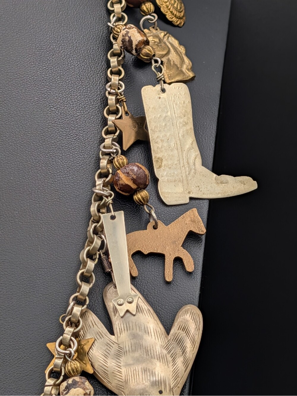 Vintage Western Motif Multi Charm Necklace Cowboy Indian Boots Cactus 105g - Picture 11 of 13